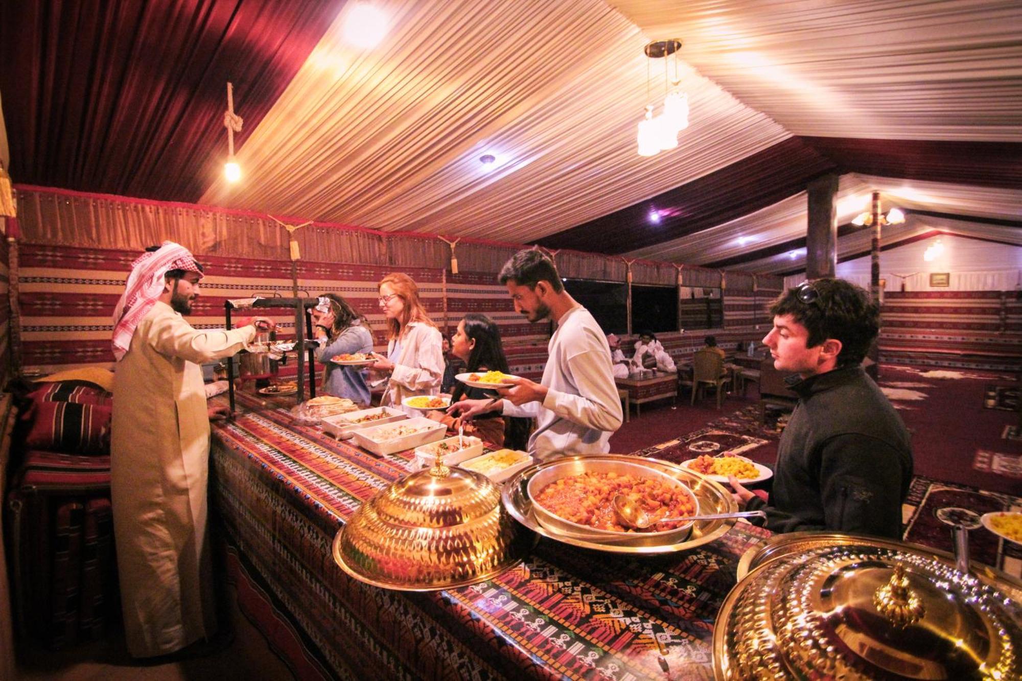 Magic Bedouin Star Hotel Wadi Rum Eksteriør billede