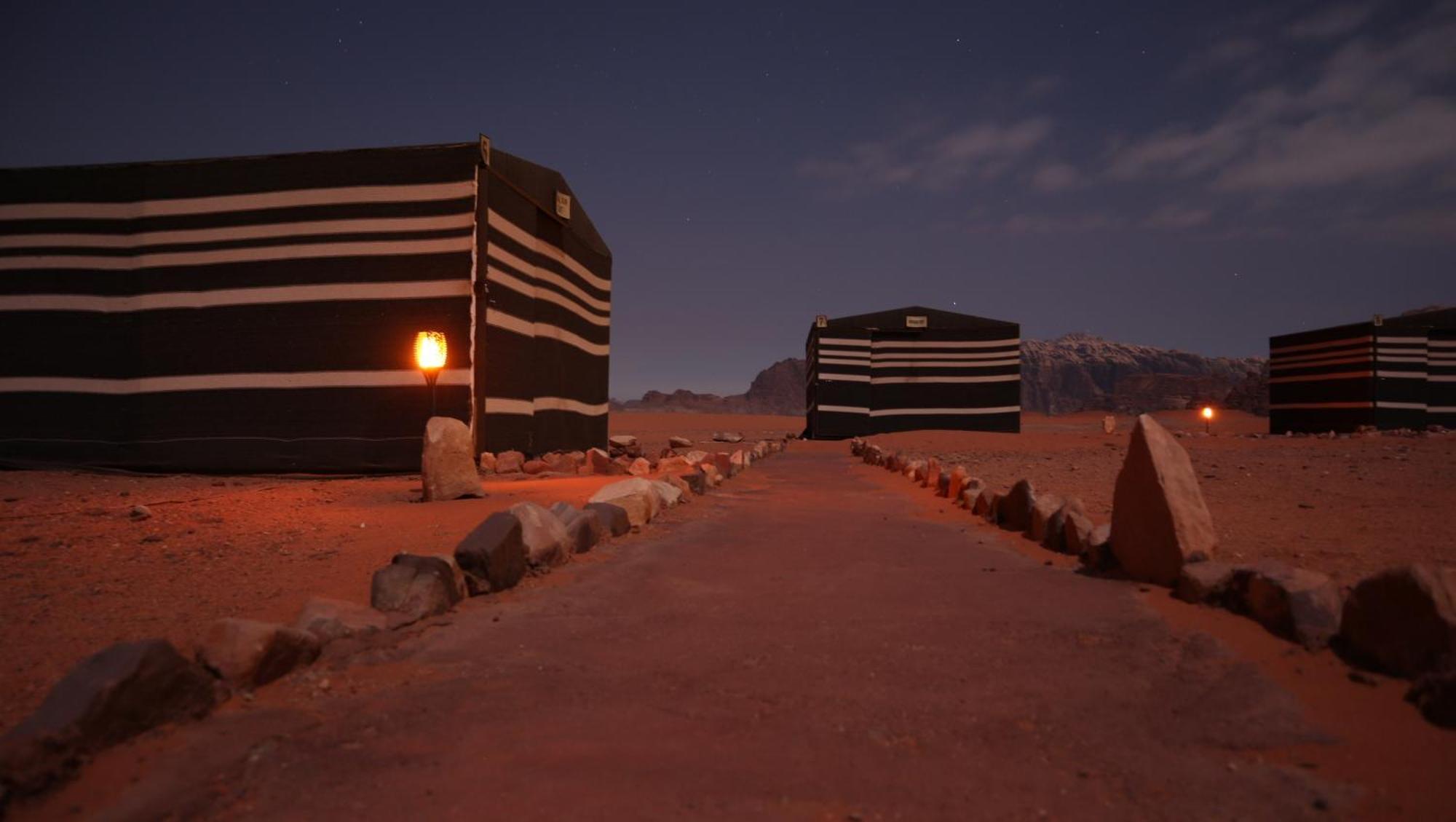 Magic Bedouin Star Hotel Wadi Rum Eksteriør billede