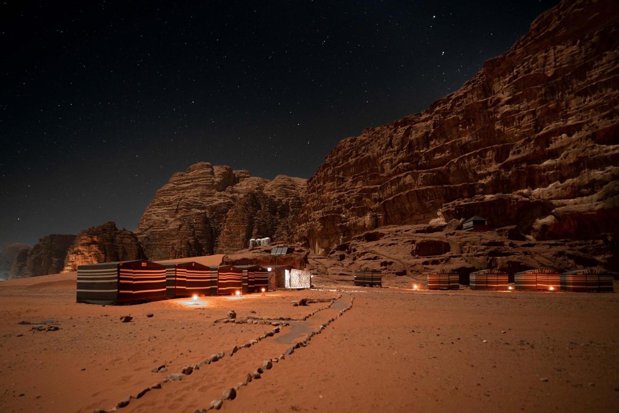 Magic Bedouin Star Hotel Wadi Rum Eksteriør billede